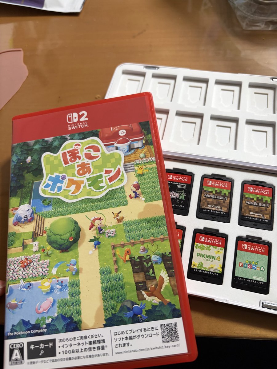 JamrockCom's tweet photo. どっちもあるのは知ってたけどマイクラ謎に2個あるのなんでなん https://t.co/edi6AJ0Jo7