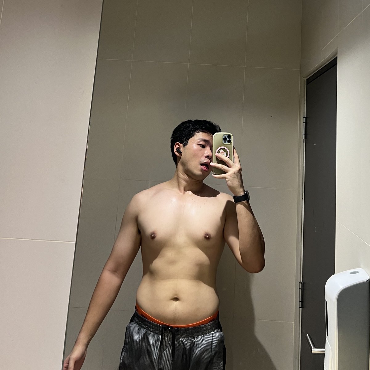 อาทอาท tweet media