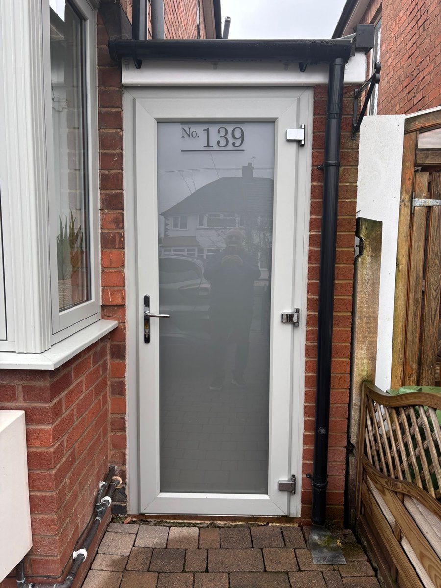 CentralWinStaff's tweet image. Let’s talk doors…

From sleek aluminium to classic composite designs, our doors combine style, security, and energy efficiency — the full package.

Which style would you choose?

#NewDoors #HomeInspo #DoorGoals #CentralWindows