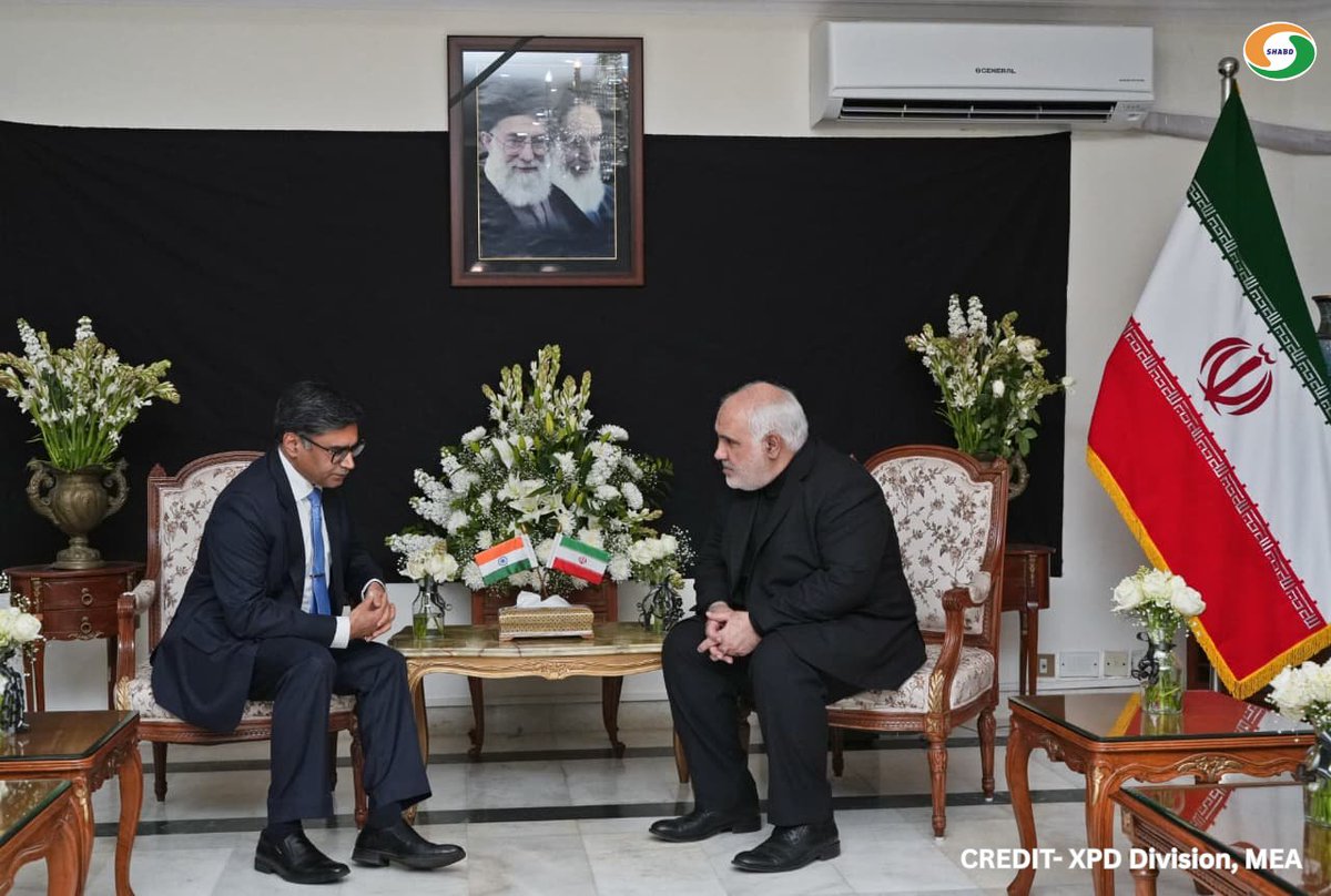 PBSHABD's tweet image. The Foreign Secretary, on behalf of the Government of India, signed the Condolence Book at the Embassy of Iran today. 

Find the complete story on #PBSHABD. Register now at shabd.prasarbharati.org/register

@India_in_Iran @MEAIndia
#IndiaIran #Condolences #ForeignSecretary #MEAIndia