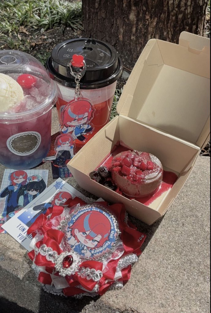 先入観からか、フォンダンショコラの赤茶色と温かさ、ねっとり感とベリーのつぶつぶ感が臓物の繊維を連想させて、うっとなりました。楽しかったです❄️
 #氷点下30度のFA  #氷点下30度の絶望