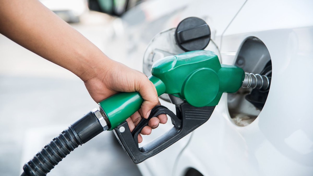 baskin_medya's tweet photo. Benzine 92 kuruş, motorine 3.11 TL zam geldi. https://t.co/x4mlOJOYd4