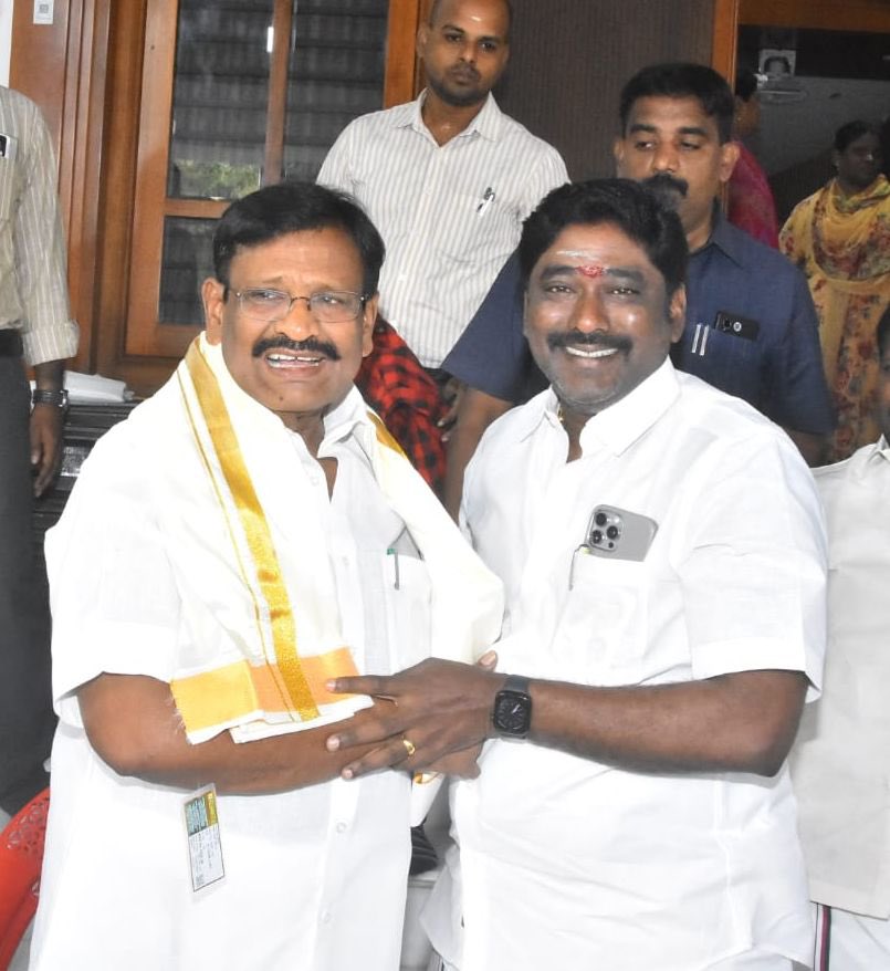 PremAna64472358's tweet photo. My heartiest congratulations to the esteemed Minister Annan Thiru @Avadi_Nasar for submitting his nomination form to contest in the #Avadi constituency in the 2026 Assembly Elections.

Yours
சே. பிரேம் ஆனந்த்
Union Secretary 
Tiruvallur East Union 
#TamilnaduAssemblyElections2026 https://t.co/1wiquPjQf1