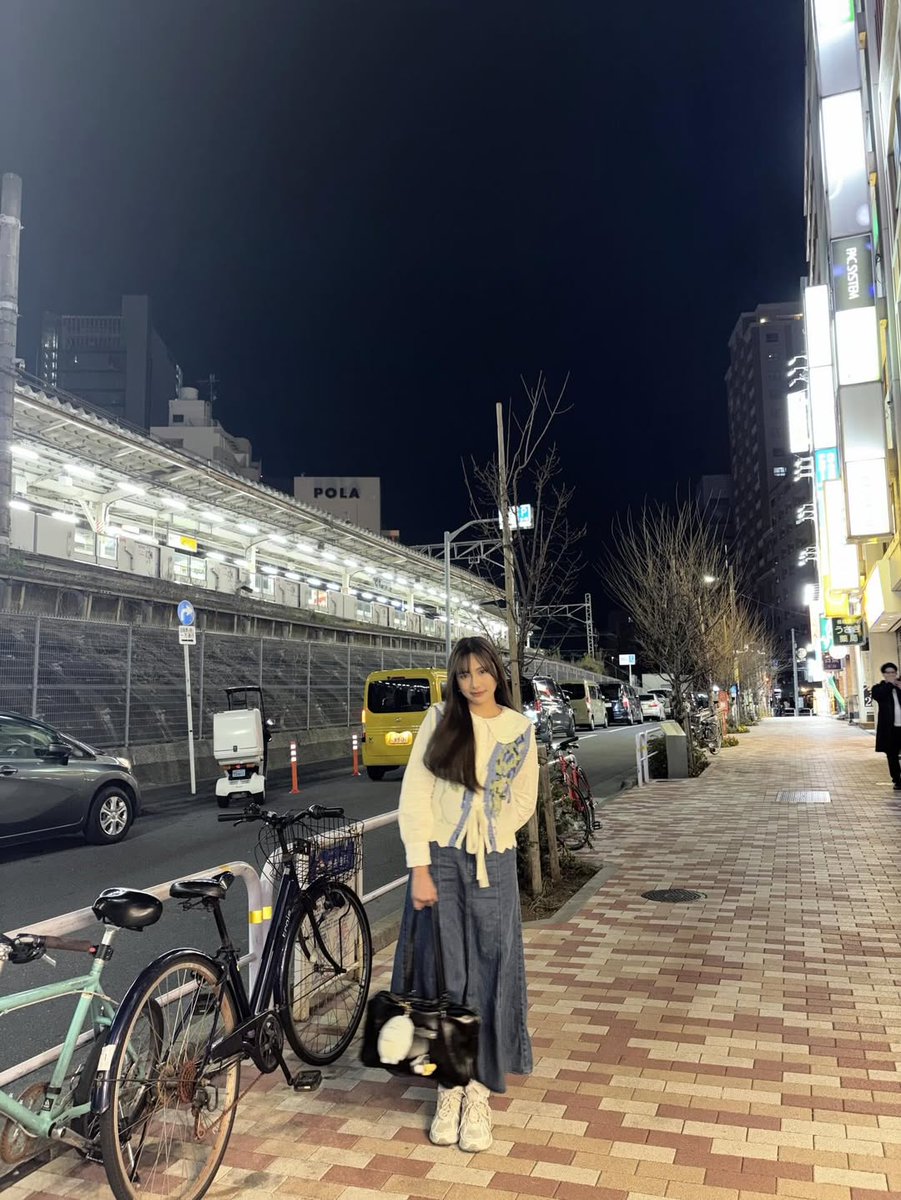 16 milliar mata di bumi ini, tapi matamu adalah favoritku <a href="/A_GitaJKT48/">Gita Sekar Andarini</a> (1)

Gita Instagram Post 
🔗instagram.com/p/DVgAoV3kwr3/…