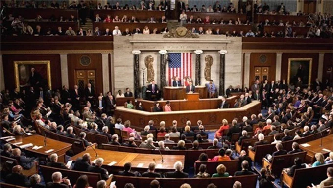 مجلس سنا با محدودیت اختیارات جنگی ترامپ مخالفت کرد
