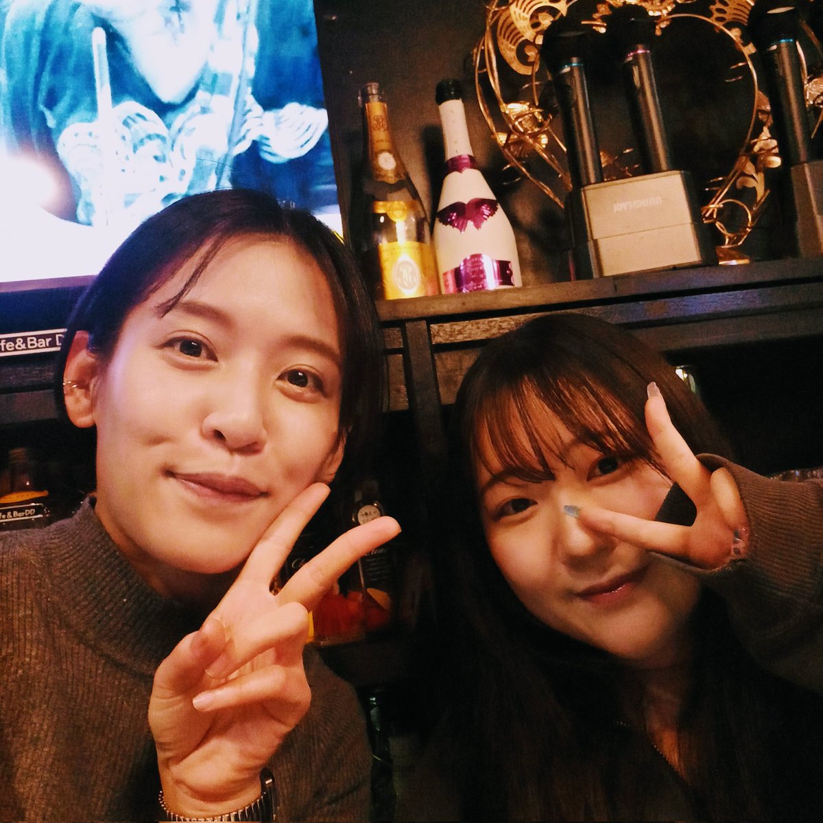 ddshinjuku's tweet photo. 新宿DDオープンしました！
今年初の🤎きり &amp; かな🩵です
おまちしておりまーす！！

#推しに会えるBAR
#歌舞伎町
#カラオケ無料 https://t.co/YZQC7fwXjq