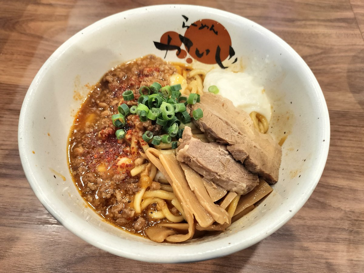 katsushos's tweet photo. かいじ愛宕橋店🍜
✨広東風チーズ
　　　　　　麻婆まぜそば✨
〜背徳のクワトロ
　　　チーズソース〜🍚付き
※私の好きそうな限定見つけちゃったので〜仙台行くついでに食べる🤤200gは、美味しくてあっという間に（笑）後は、🍚ドボンで完璧です🤤💕
🍚多くてお腹いっぱいでした🤣🤣🤣 https://t.co/fshQITJn63