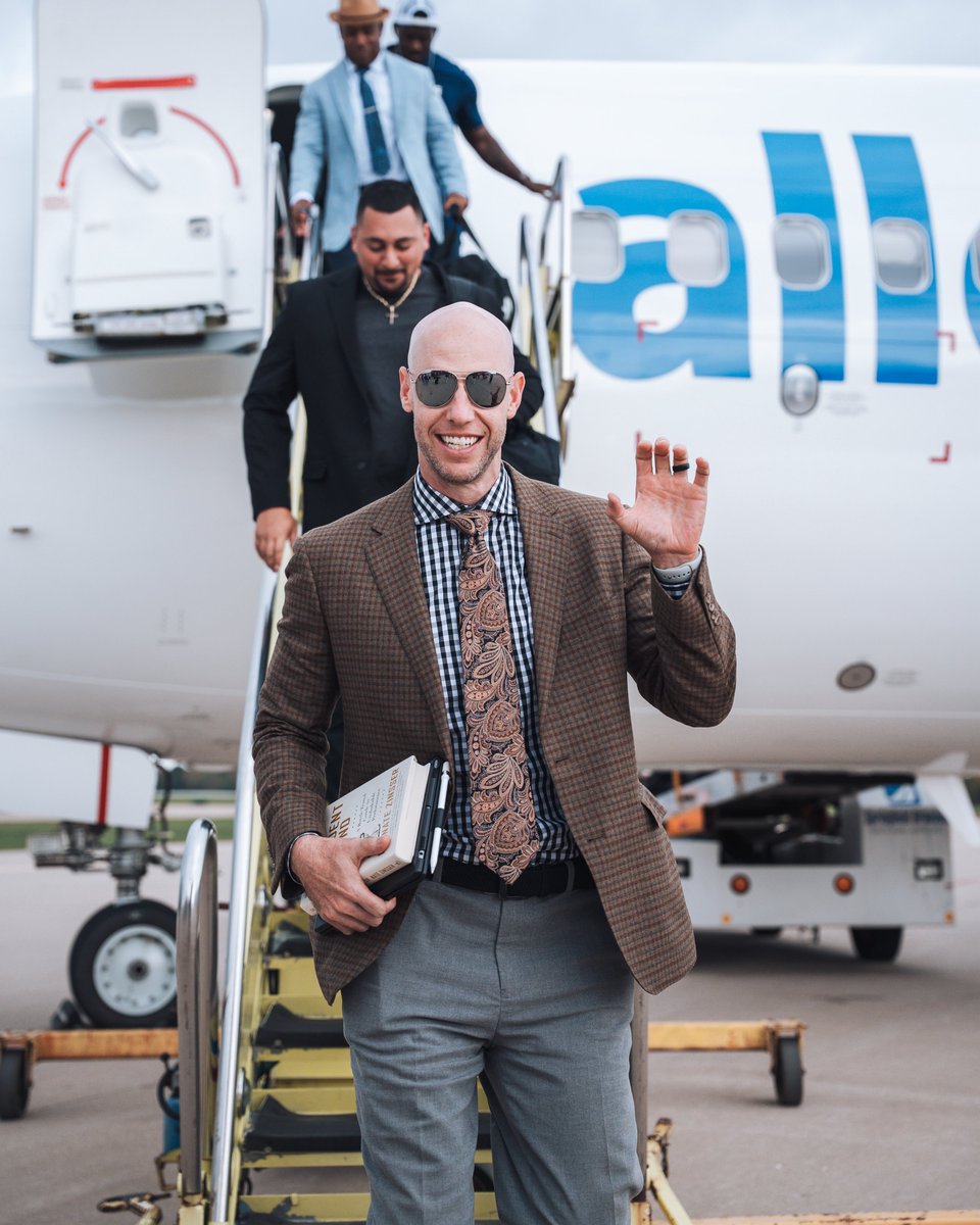 Coach Henry tweet media