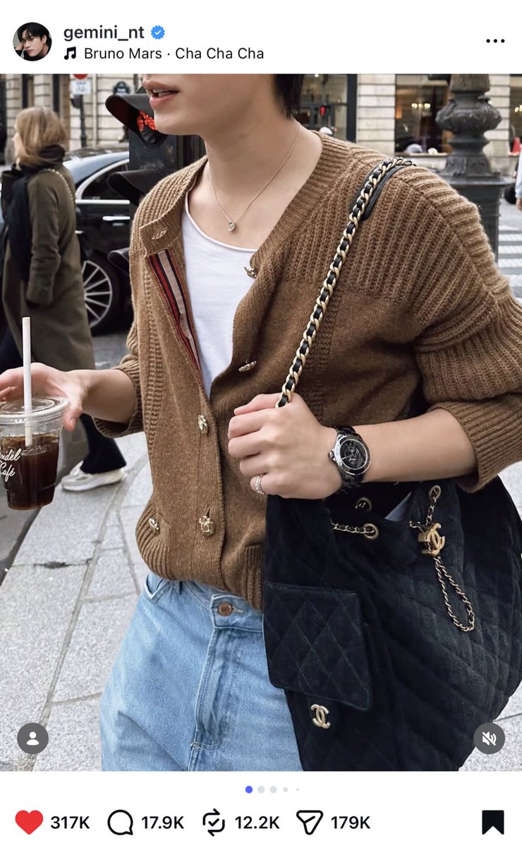 คอมเม้นใกล้แตะ2หมื่นแล้ว 🥳
แวะมาCheck ชื่อรอบเย็นค้าบ 🙌🏻 เติม Comments  Share ความหล่อของเจมีไนน์กันค่า✨

❤️ Like 317K🔜400K
💬 Comment 17.9K 🔜20K
🔁 Repost 12.2K 🔜15K
♐️Share 179K 🔜200K

#CHANELXGEMINI 
#Gemini_NT #เจมีไนน์ 

🔗 instagram.com/p/DVdj0DsiV0f/…