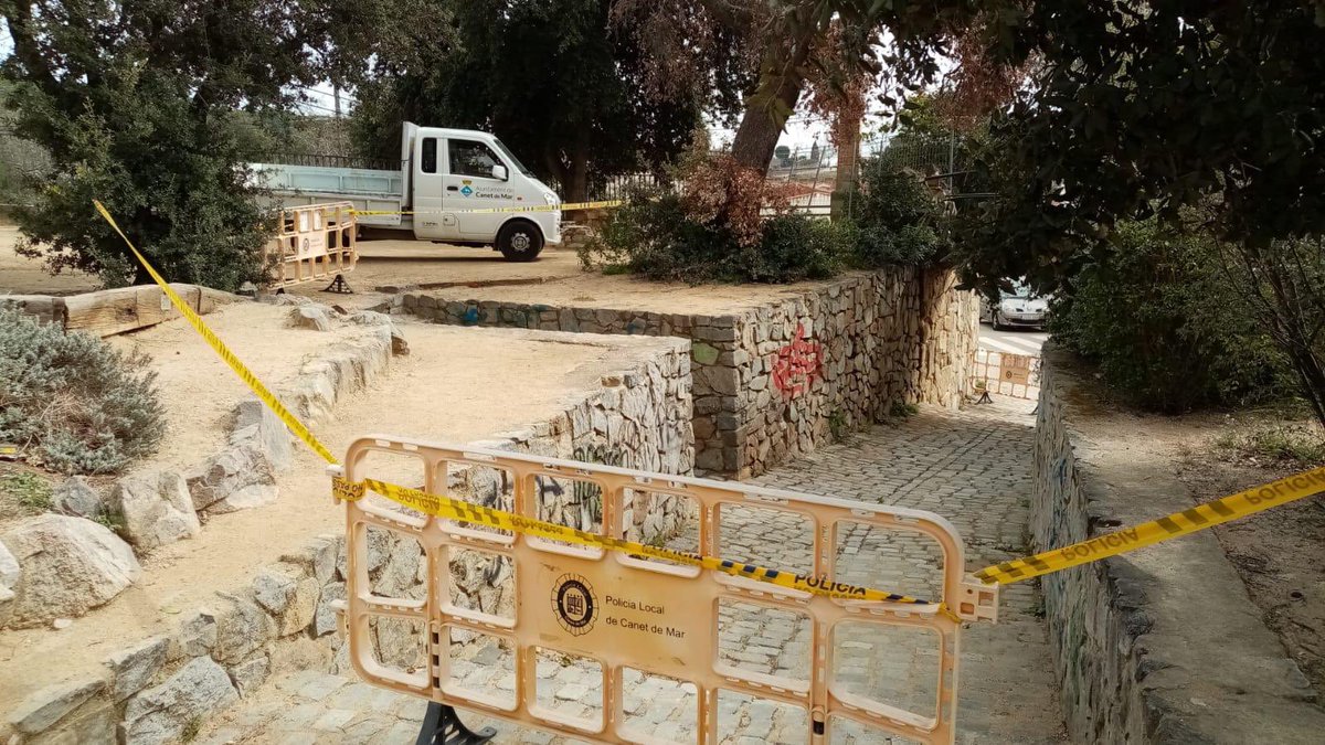 🚧 Avís important sobre l’accés al Parc de la Misericòrdia

Per motius de seguretat, s’ha decidit tancar temporalment l’accés a la zona del pont del Parc de la Misericòrdia a causa de la presència d’una alzina morta dins del parc.