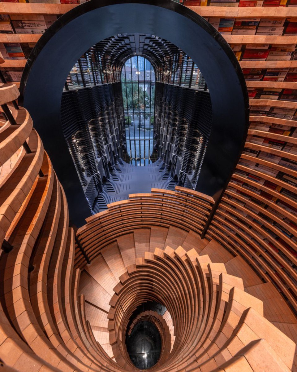 illustrarch's tweet image. Tianjin Zhongshuge by X+Living 

#illustrarch #interiorarchitecture #retaildesign