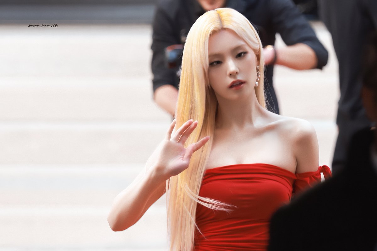 260305  RogerVivierPFW 

📸

#YEJI #ITZY #예지
#YEJI_RogerVivierAW26 
#YEJIxRogerVivierPFW