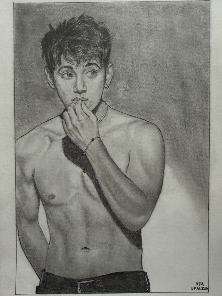 tweetsbyroni's tweet image. #vtype #kimtaehyungbts #portraitsketch #portraitdrawing #portraitartist #artistoninstagram #pencilsketch #pencildrawing #pencilart #art #artwork #portraitart #portraitartist #portraitartwork