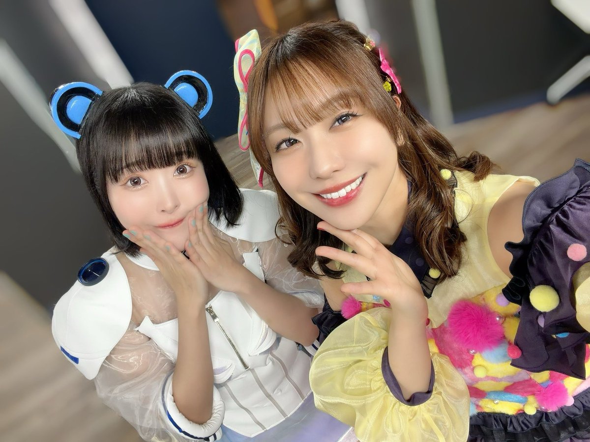 #バンドリ10周年ライブ でのお写真⑦

愛美さん

Poppin’Partyさんがこれまで紡いでこられた物語。
その一つひとつの輝きを肌で感じました。
皆様と同じステージに立たせていただけたこと、心から嬉しかったです。
愛美さんの笑顔と優しさが大好きです！✨️