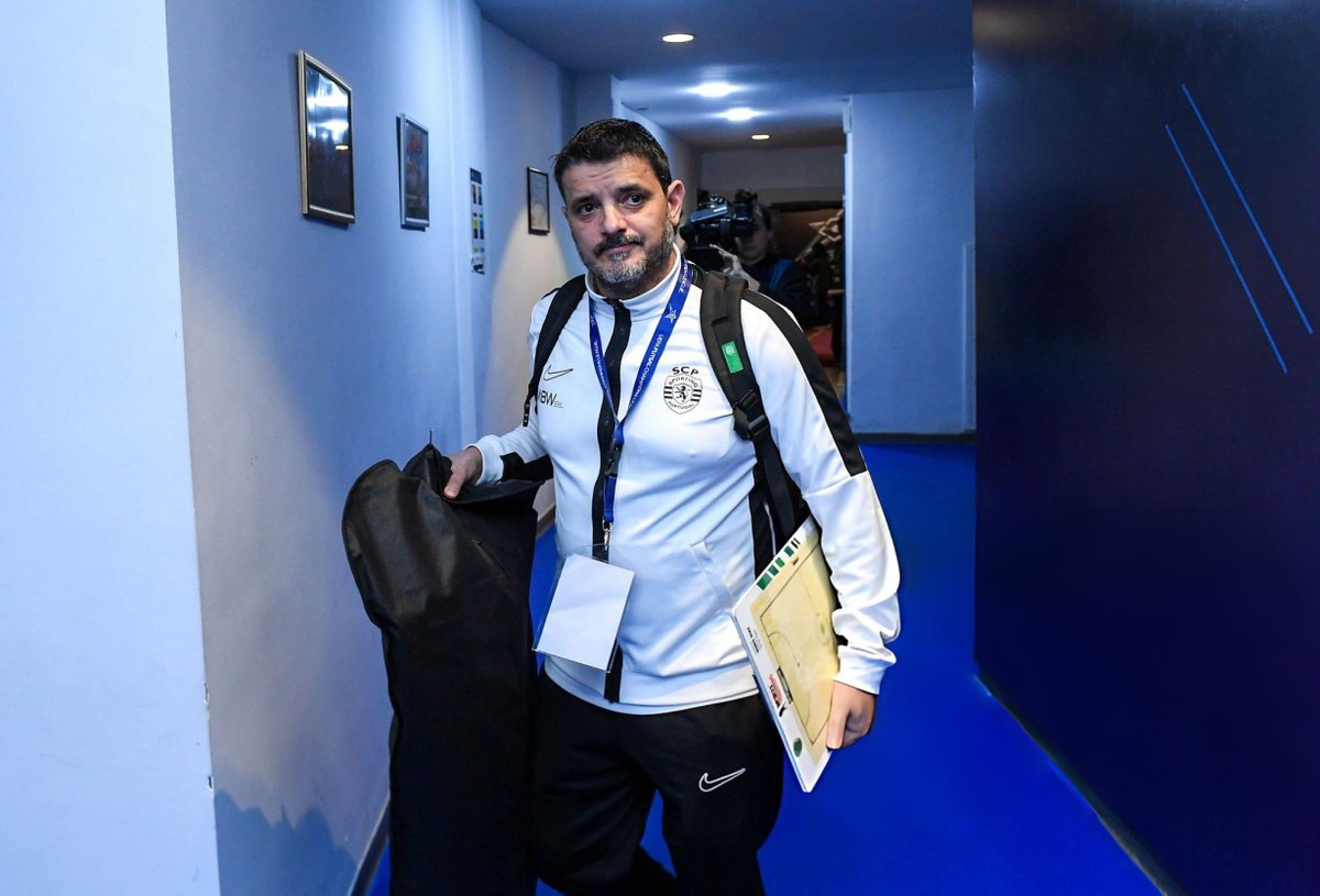 NUNO DIAS: "Que o pavilhão repleto nos lance para os números que precisamos, que é ganhar por 2 golos. Já aconteceu várias vezes vencermos com alguma margem e nós acreditamos que conseguimos outra vez."

"Temos de acreditar que é possível, senão não valeria a pena jogar na