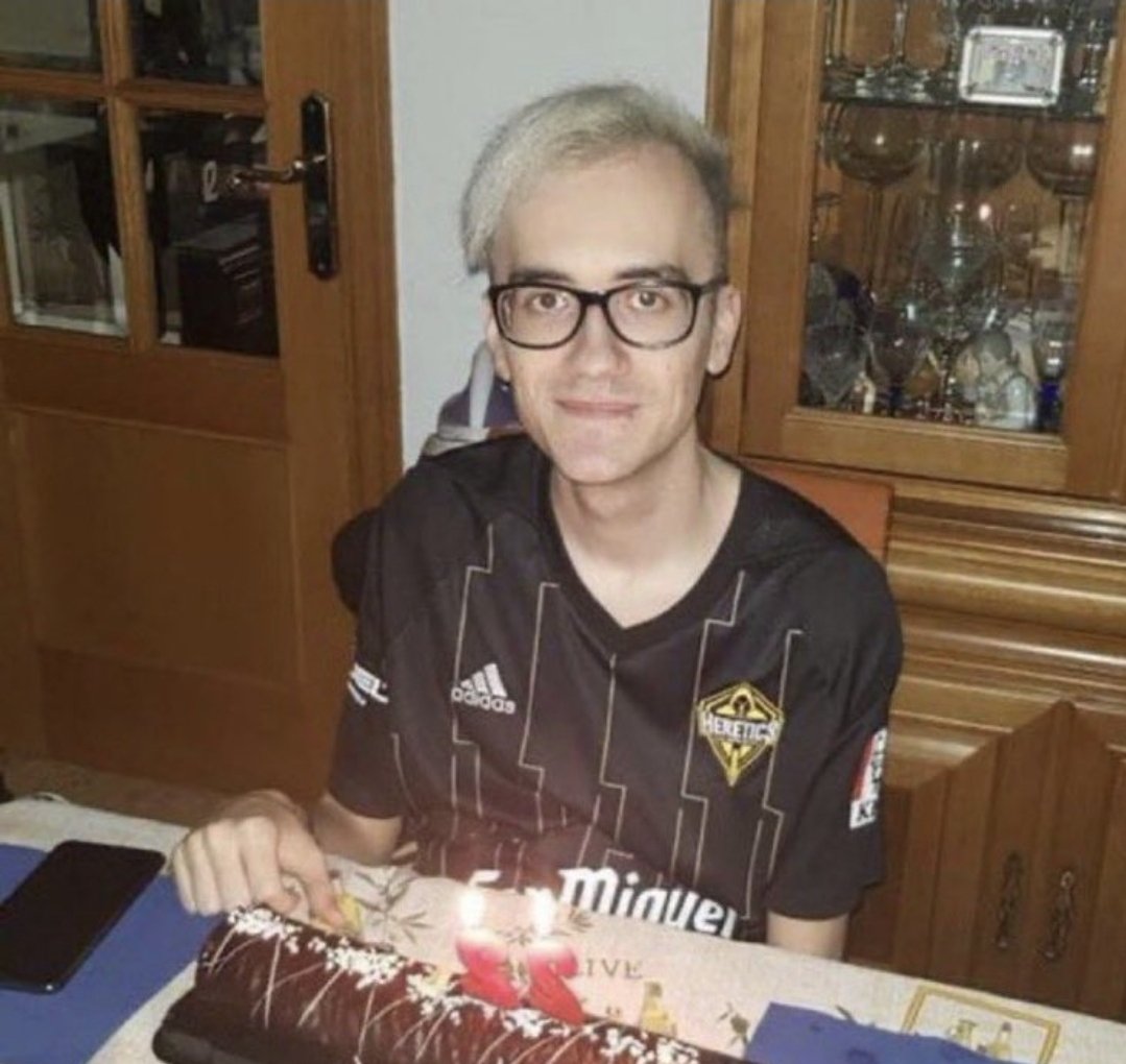 navarro✯ tweet media