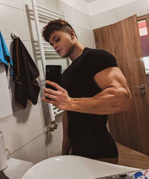 Pro bodybuilder experience tweet media