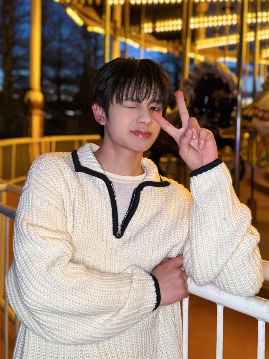 『𝐼𝑠𝑛'𝑡 𝑆ℎ𝑒 𝐿𝑜𝑣𝑒𝑙𝑦?』💞

#ターン さんの
【大人NAZE】ショット📸 ˖ ࣪⭑ ⸱

NAZE ｢Isn't She Lovely?｣ 
OFFICIAL MV 
☑︎youtu.be/iSXjamHaMH8

#ドラマドリステ #NAZE #TURN 
#DS_ISL

第𝟪話 𝟥月𝟨日(金)よる𝟣𝟢時
.˚⊹⁺‧𝘿𝙍𝙀𝘼𝙈 𝙎𝙏𝘼𝙂𝙀‧⁺ ⊹˚.