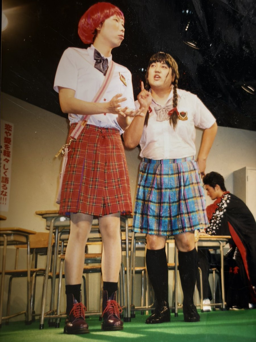 manbouyashiro's tweet photo. ニュースにしてくださったーー
＼(^o^)／
キングオブコントは2010が最後かな？もう記憶も曖昧なジジイです
16年ぶりなので楽しみます
あとは出れること祈ります！！

＃ニューカリカ
 ＃カリカ
 ＃キングオブコント 
＃スカロケ
 写真はデッカチャンと僕です🌺 https://t.co/1l4FJ21JKh