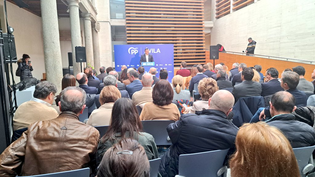 grupoppdipavila's tweet image. .@CarlosGarcia_PP  📣Salgamos a luchar por el último voto en todos y cada uno de nuestros pueblos, y el próximo domingo 15 de marzo  tiñamos las urnas de color 🔵 y @alferma1 continue siendo presidente de #CyL.
1️⃣0️⃣3️⃣1️⃣ Medidas en nuestro Prog.Electoral = #Futuro

El #15M 🗳🅿️🅿️