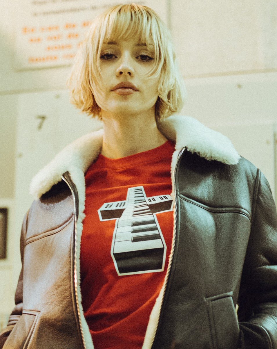 Laure Valée tweet media