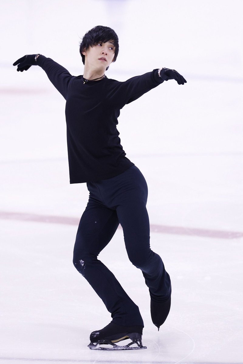 Grandprixoli's tweet photo. You guys realize we haven’t seen yuzu skate publicly in 8 months…. Notte will be crazy https://t.co/jZ68B0Va3C