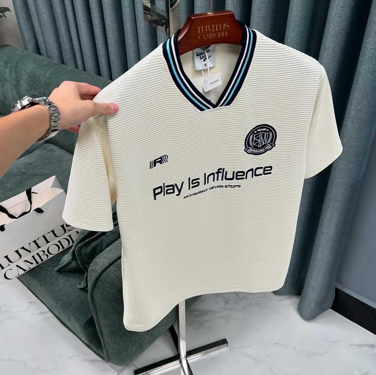 Pick a frame 

N25,000.
Nationwide delivery 🚚