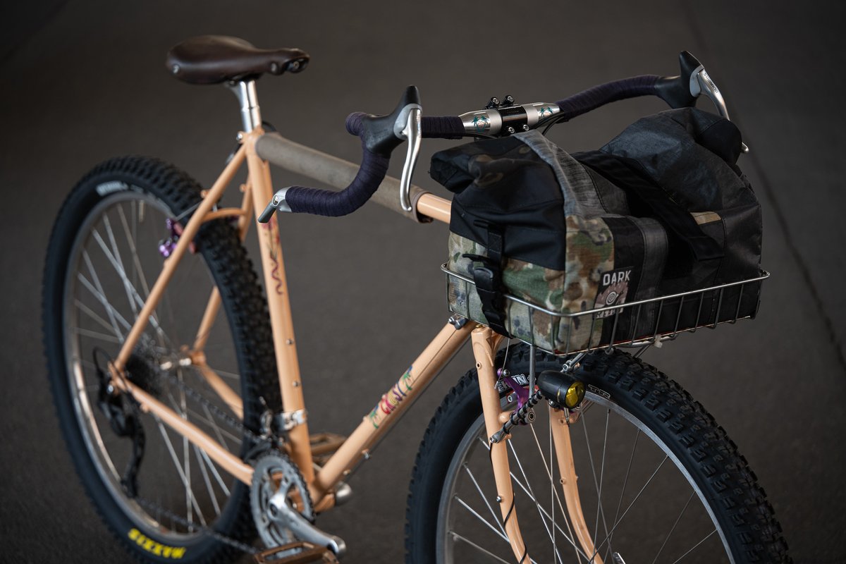 BLUE LUG tweet media