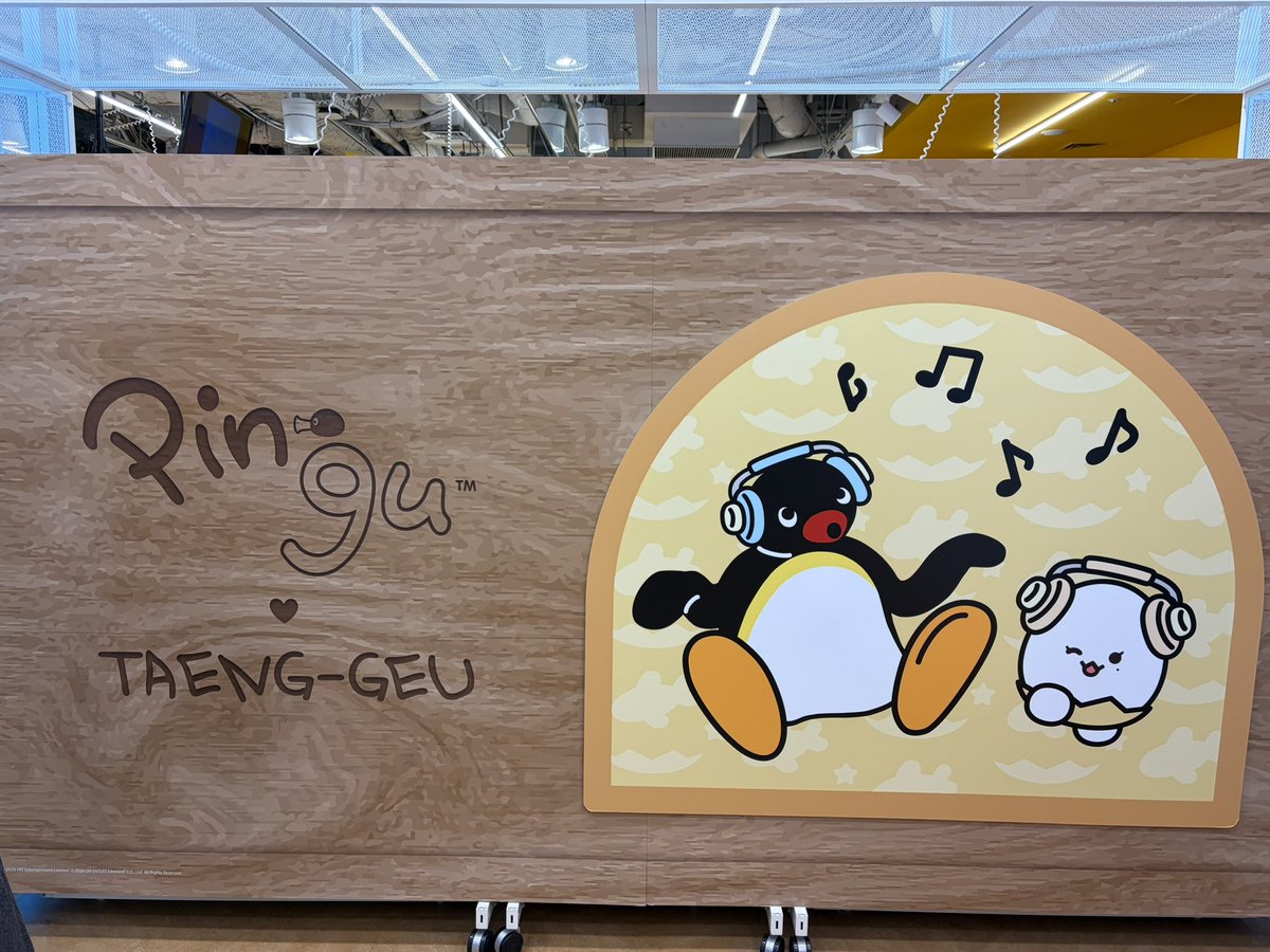 andreia_snsd's tweet photo. 少女時代 テヨン（TAEYEON）× ピングー  「PINGU™ X TAENG-GEU POP-UP STORE」いってきた🥰💕
テヨンちゃんの曲が流れてて幸せ空間だった😘 https://t.co/6nSB5YHbLP