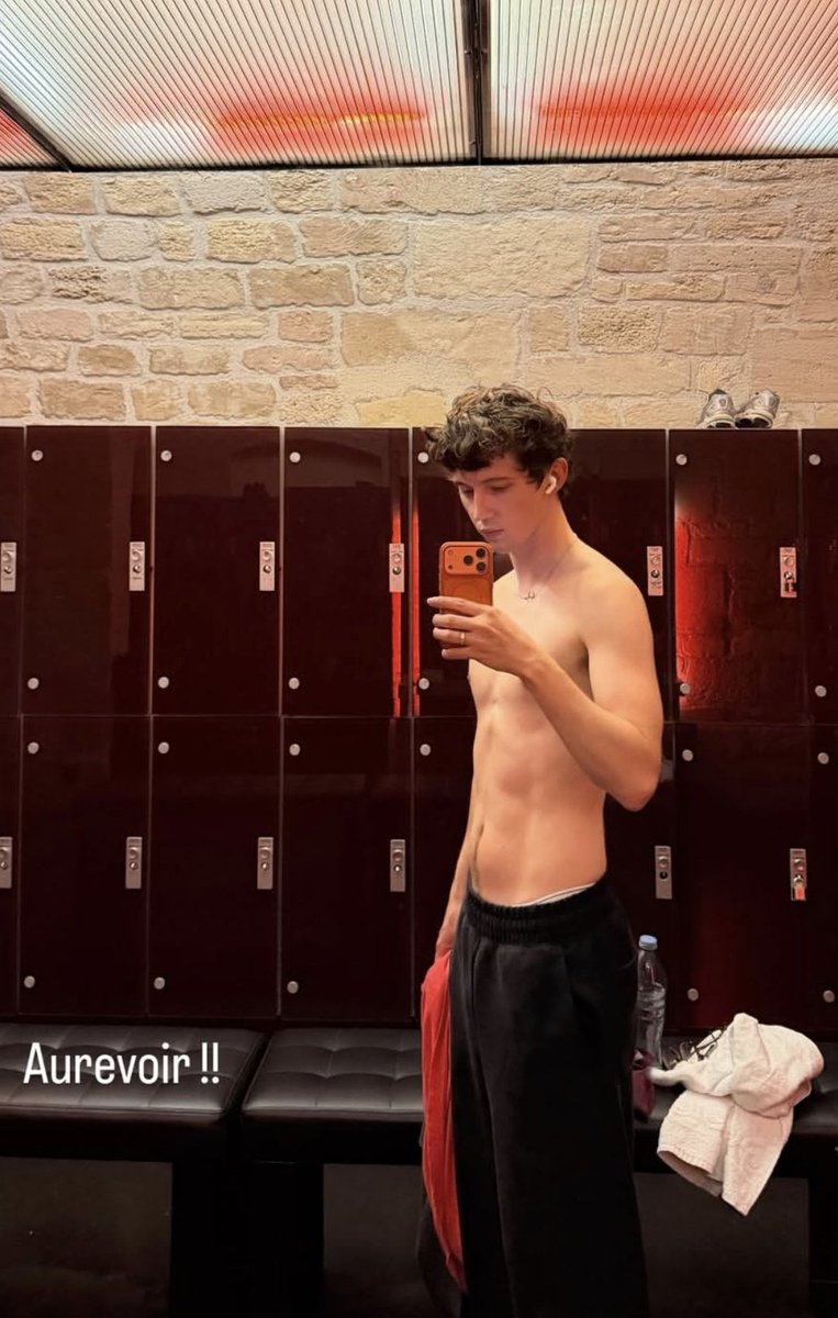 Info Troye tweet media