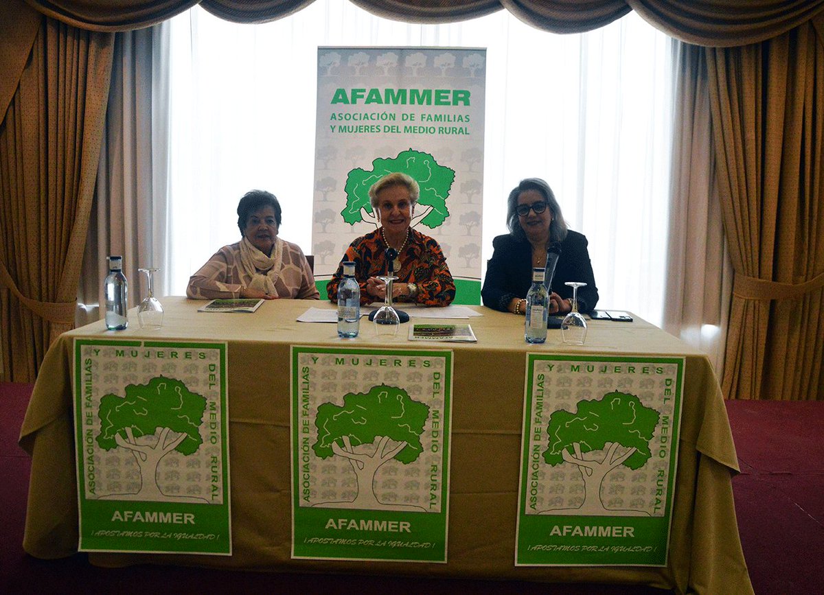 QuintanillaCarm's tweet photo. La Asamblea Provincial de AFAMMER Ciudad Real ha demostrado, una vez más, la fuerza de nuestra organización.
El compromiso y la unidad de nuestras presidentas territoriales es clave para seguir avanzando en igualdad y desarrollo rural.
#AFAMMER #MujeresRurales #DesarrolloRural https://t.co/sLveKObaLN