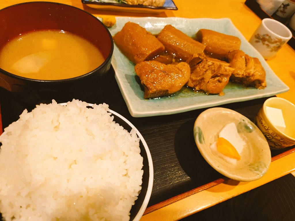 SUNGLASS_A's tweet image. こんばんグラ～😎✨
夜ごはんは定食になりましたグラ😋

明日、3️⃣月6️⃣日(金)は‼️
　　　　さぁ、週末も
　　　#ア ソビに行こう‼️
　🧩ニューアサヒ甲府昭和🧩
　　⚜️最新機種導入済⚜️
　🔵Lカバネリ海門決戦⚔️🔵
　山梨県下最大15台導入済
🕤️抽選参加締切:9時30分まで
🕙️朝10時00分入場開始(予定)