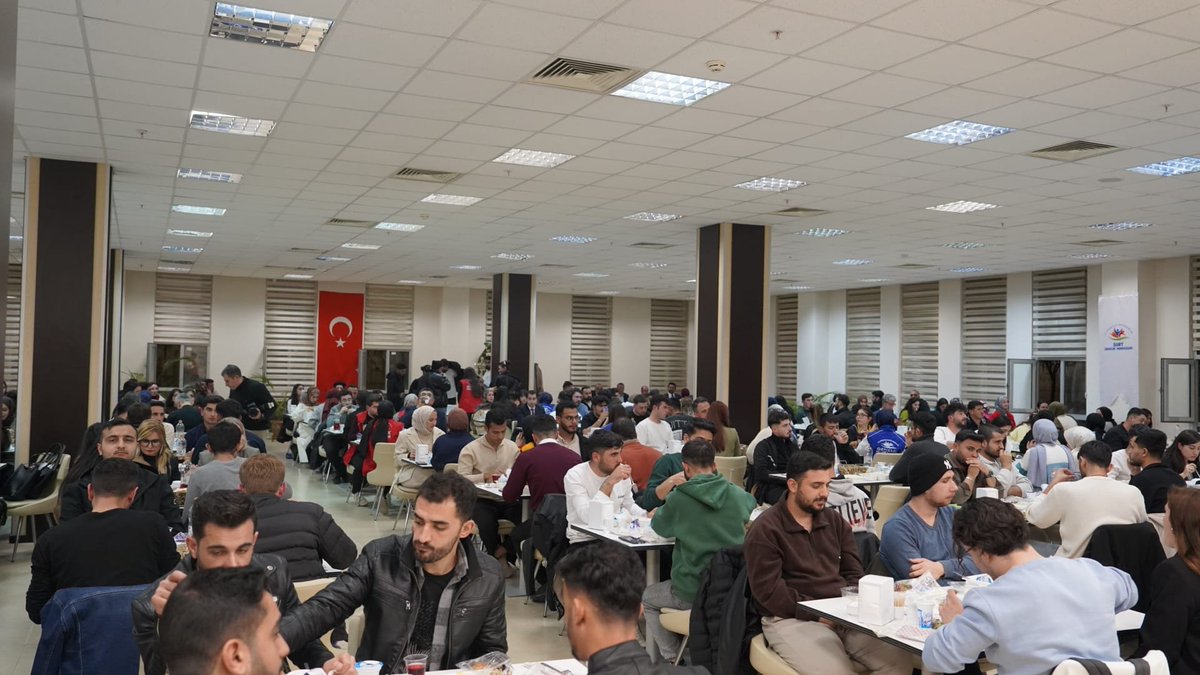 Gençlik ve Spor Bakanlığı tarafından
yürütülen "Kampüs İftarları" programı
kapsamında;Gençlik spor bakanlığı Yardımcımız Enes Eminoğlunun katılımlarıyla üniversiteli gençlerimiz, gençlik liderlerimiz ve gönüllü gençlerimizle iftarda bir araya gelindi
<a href="/OA_BAK/">Dr. Osman Aşkın Bak</a>
<a href="/gencliksporbak/">Gençlik ve Spor Bakanlığı 🇹🇷</a>