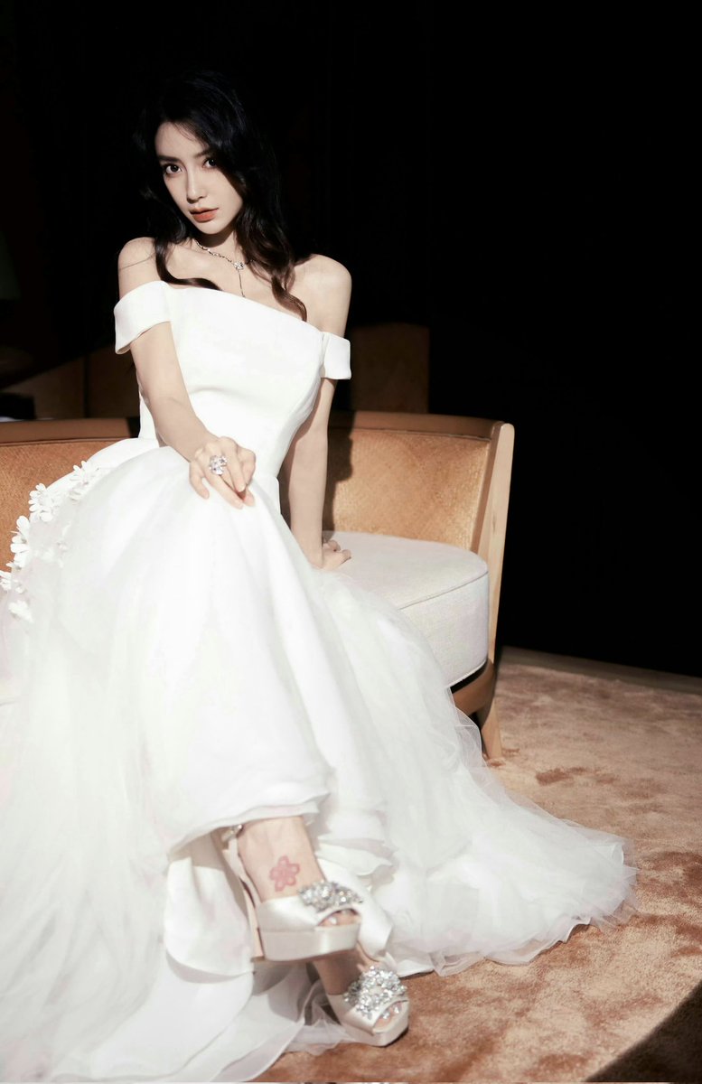 xjzhangbj79's tweet image. 杨颖 Angelababy
#杨颖 #Angelababy