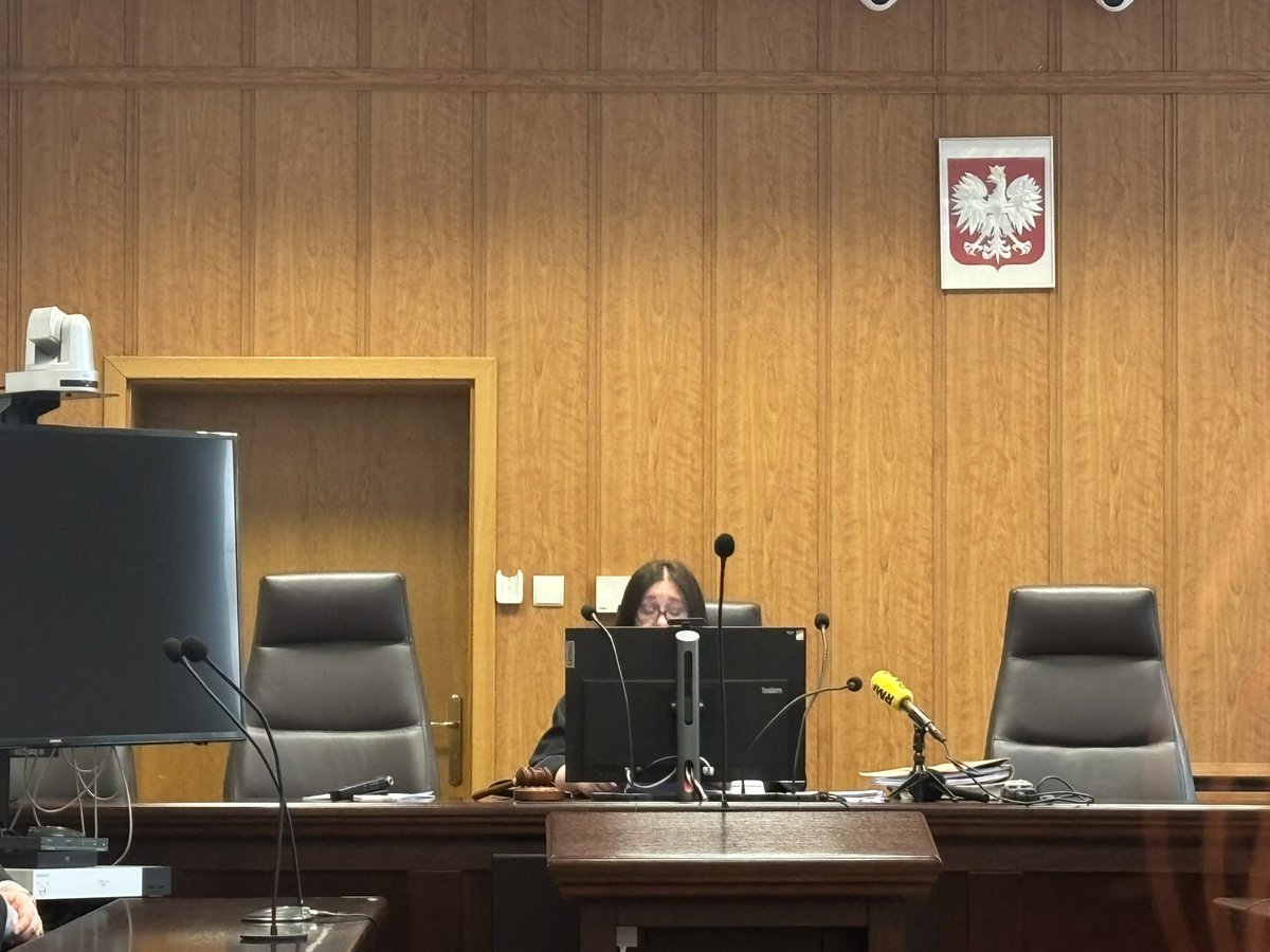 k_berenda's tweet image. ❗️Twórcy #WGI skazani. 

Łukasz K. i Maciej S. na 5 lat więzienia i po 50 lat tysięcy. 

Andrzej S. na 2 lata w zawieszeniu na 4 i 20 tysięcy złotych.

Sędzia mówi o piramidzie finansowej.

Wyrok zapadł po 20 latach. Nie jest prawomocny. To dopiero pierwsza instancja.