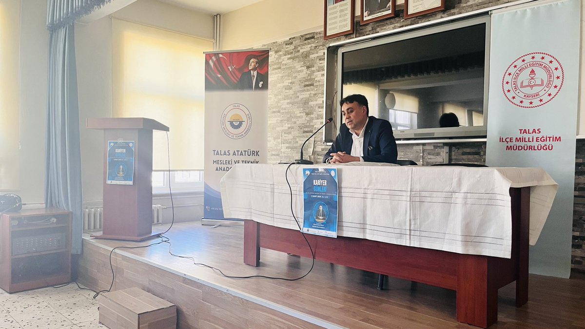 Talas Kariyer Günleri’nde konuğumuz KCETAŞ Genel Müdürü Ahmet Emin Kilci oldu.
Gençlerimize tecrübeleriyle ışık tutan Sayın Kilci’ye ve emeği geçenlere teşekkür ederiz.
<a href="/tcmeb/">Millî Eğitim Bakanlığı</a> 
<a href="/Yusuf__Tekin/">Yusuf Tekin</a> 
<a href="/kayserimem/">Kayseri İl Millî Eğitim Müdürlüğü</a> 
<a href="/CoskunESEN57/">Coşkun ESEN</a> 
<a href="/TalasKaymakam/">Talas Kaymakamlığı</a>
<a href="/ilyas_memis/">İlyas Memiş</a> 
<a href="/OMALKOCOGLU/">osman MALKOÇOĞLU</a> 
<a href="/KayseriMEMArge/">Kayseri Arge</a>