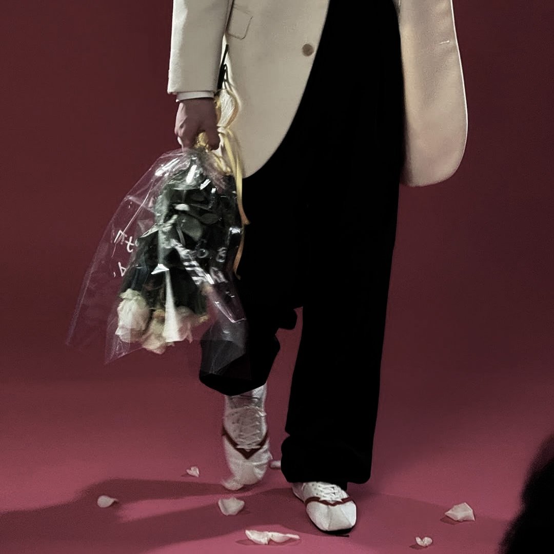 ⓘ `★，月光下的 “王奕翔” 档案。 tweet media