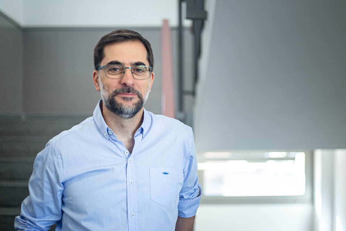 CongresoCap_Edu's tweet photo. ¡Seguimos presentando a nuestr@s ponentes!
Es un honor anunciar la participación de Jordi Collet @ColletJordi, Catedràtic de Sociologia de
l’Educació en la @uvic_ucc. Una voz fundamental para repensar el vínculo entre escuela, comunidad y justicia social. 🧵👇 https://t.co/OFVYgub0YX