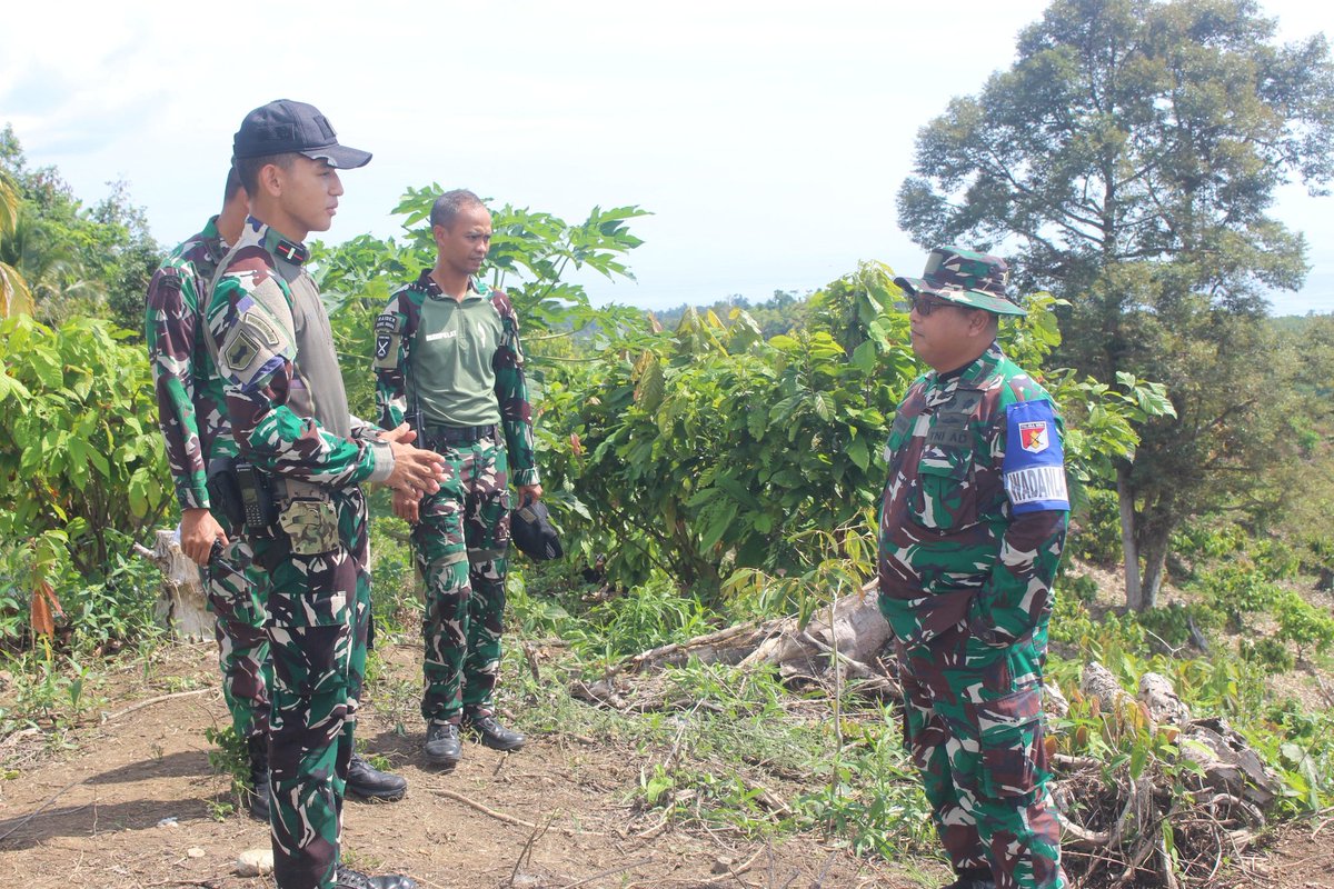 korem132palu's tweet photo. Korem 132/Tdl Tinjau Kawasan Gunung Biru Poso, Pantau Proglatsi Satgas Sistem Blok Yonif 714/Sintuwu Maroso

#kodam23palakawira
#korem132tdl
#tniadmengabdidanmembangunbersamarakyat https://t.co/zB7xtREE8O