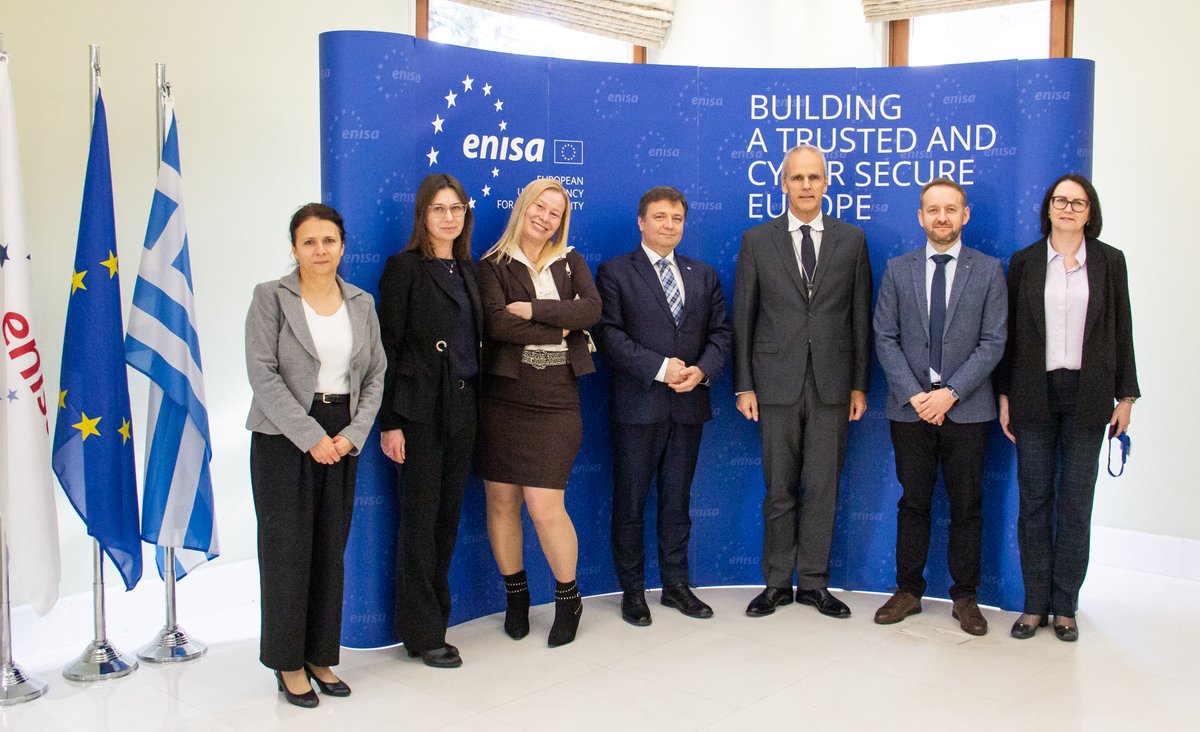 PLinGreece tweet media