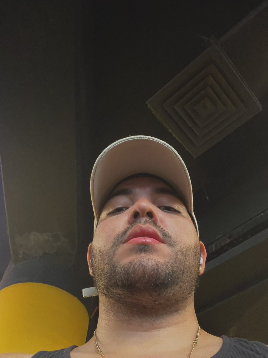jossi Dominguez🐻‍❄️ tweet media