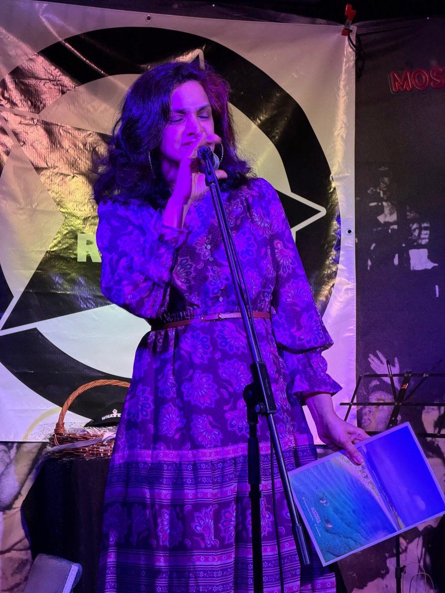 oormilaprahlad's tweet image. It was an honour to read at the Rock Against Racism fundraiser for WAGEC, International Women’s Day. I performed two pieces with strong feminist themes in a line up of Sydney women poets, many of whom are dear friends
🧡💫#poetslife #spokenword