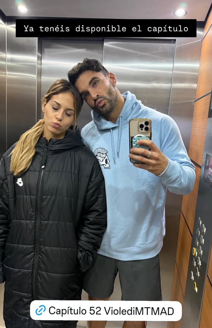 gallega1986's tweet photo. Todo el mundo a ver #ViolediMtmad52 que hoy tienen cursillo prematrimonial y tengo que decir que han estado de diez!! Es imposible contestar mejor. 
💙🧲💜 https://t.co/aVkKiKMTU3
