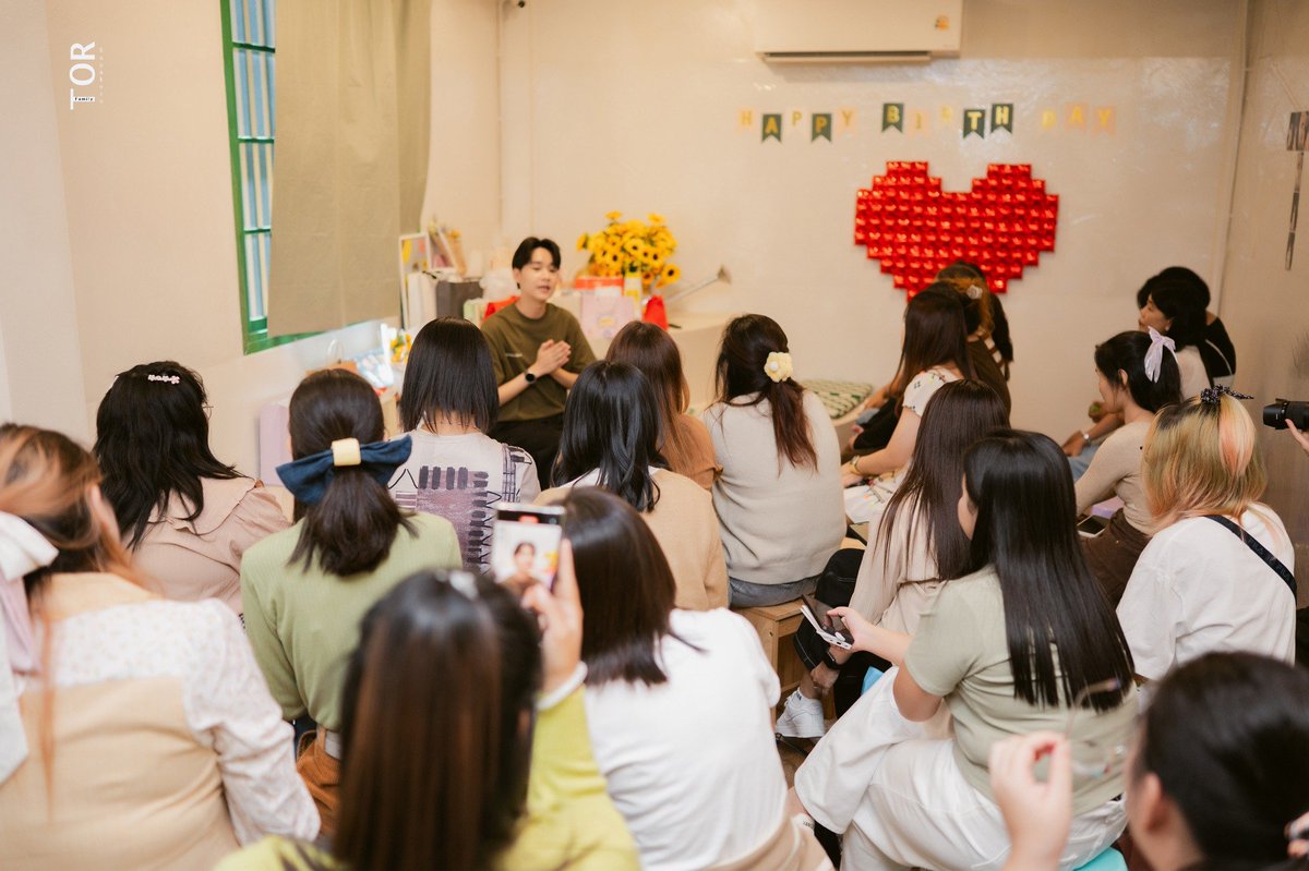 torsupakorn_family tweet media