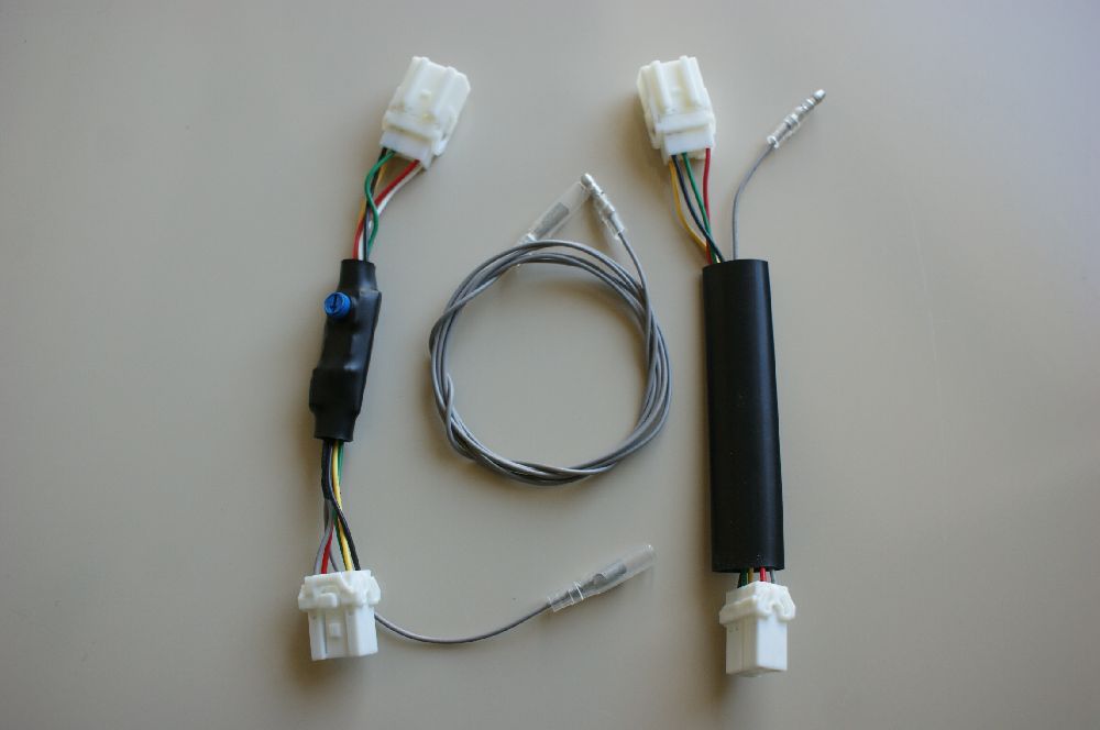 QestJapan's tweet photo. ある程度の数量のコネクタを入荷することができたため明るさ調整コネクタの全種類を復活再販開始しました。

R32スカイライン用LEDテールランプの明るさ調整コネクタ　QJ-R321a
https://t.co/S68nCLVxtm

R33���カイライン用明るさ調整コネクタ、前期後期変換コネクタの全種類

QJ-R331a、QJ-R332a、QJ-R333a、QJ-R334a
QJ-R331x、QJ-R332x

https://t.co/0AIhHZKEke

#R32  #R33