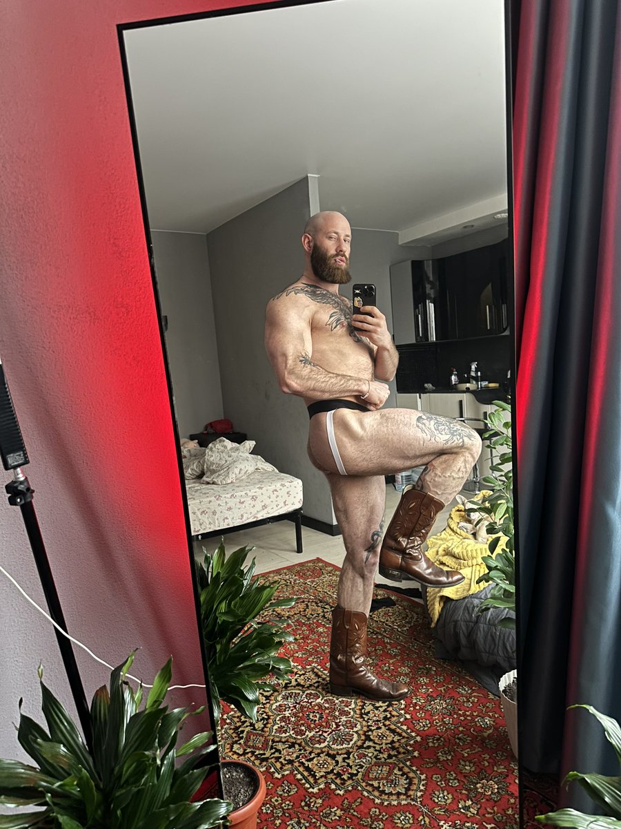 Johny Island tweet media