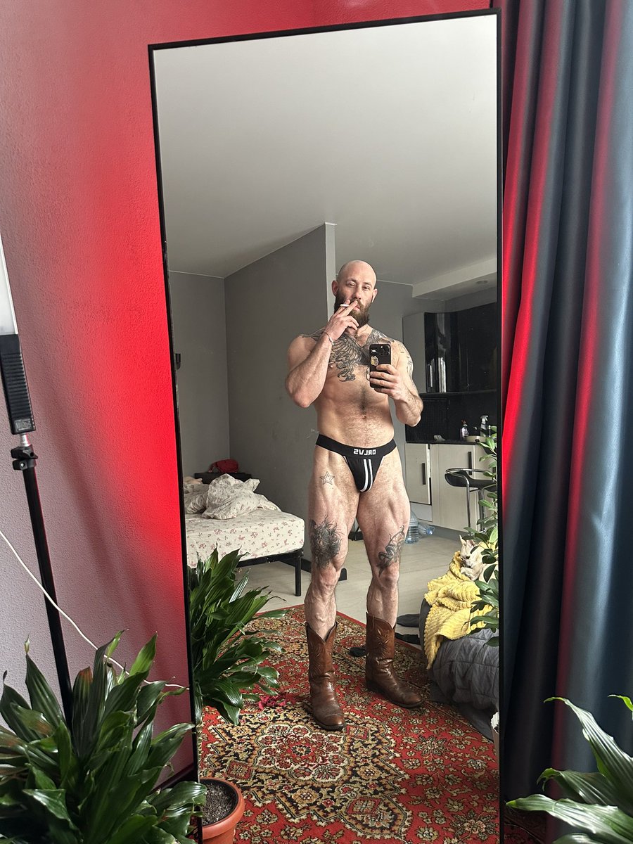 Johny Island tweet media