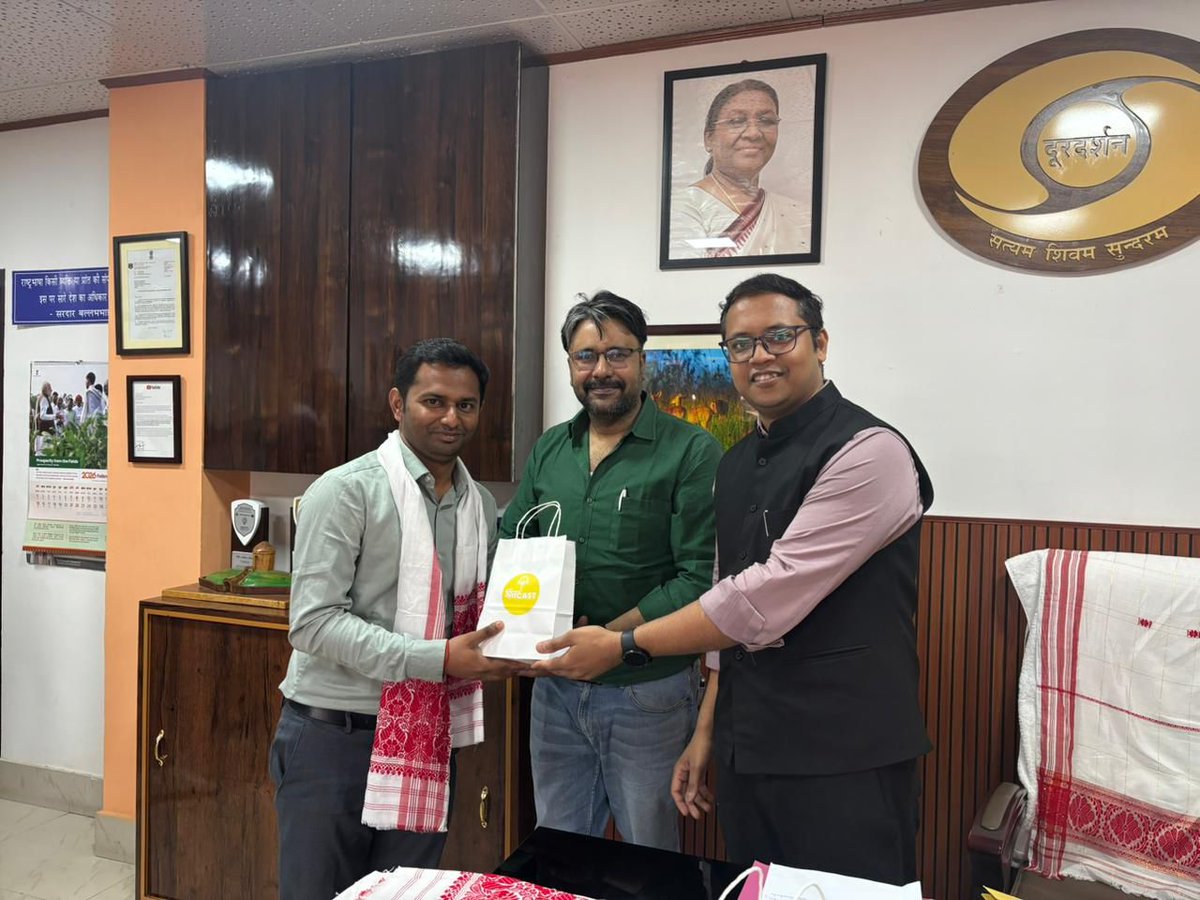 Officer Trainees - Indian Information Service 🇮🇳 tweet media