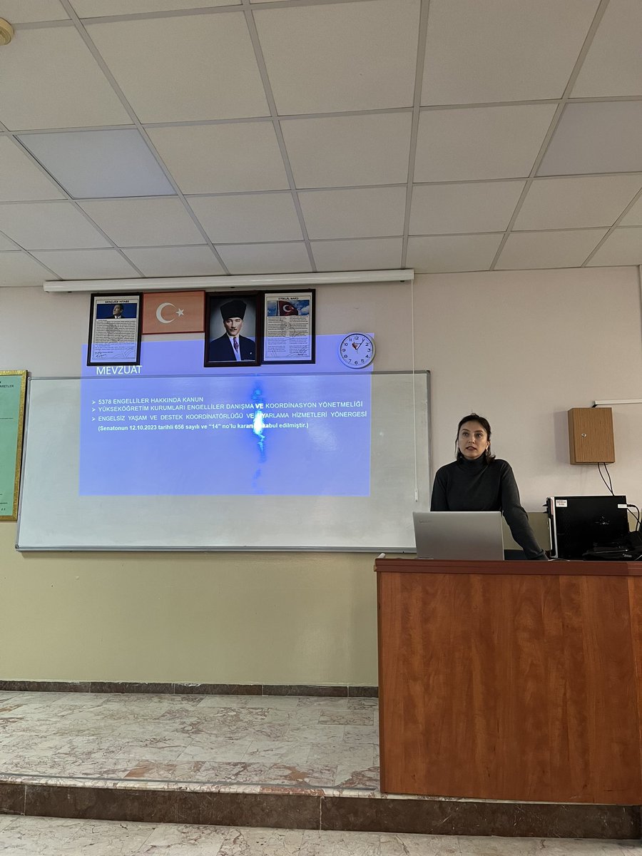 Sakarya Üniversitesi Sosyal Hizmet Bölümü’nün “Sosyal Hizmet Ortamlarında İnceleme” dersi kapsamında, Engelsiz Yaşam ve Destek Koordinatörlüğü’nün çalışmaları, kampüs erişilebilirliği ve birimin işleyişi hakkında kapsamlı bilgilendirme yapıldı. #engelsizsaü #sakaryaüniversitesi