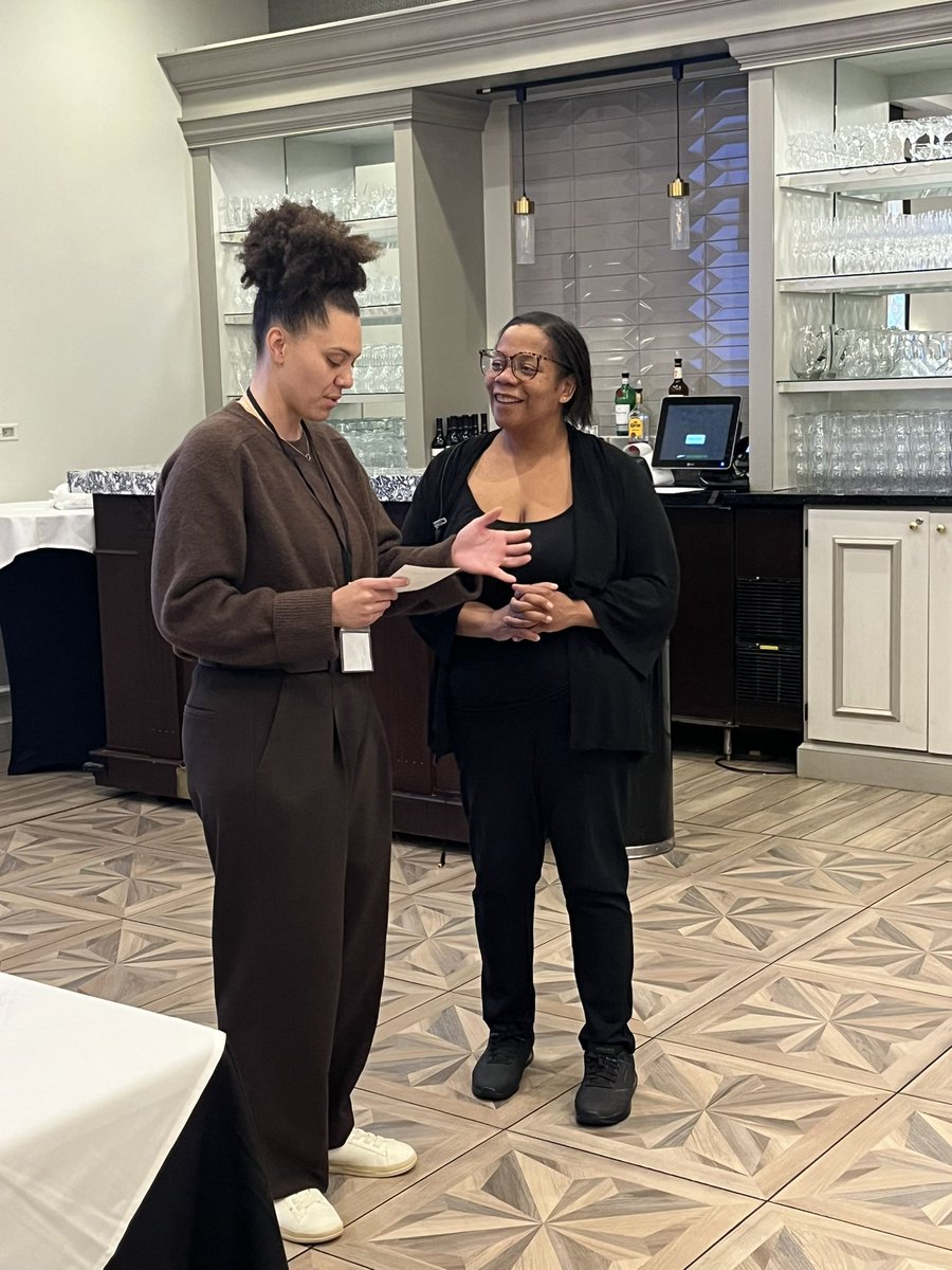 Courtney Kouzmanoff tweet media